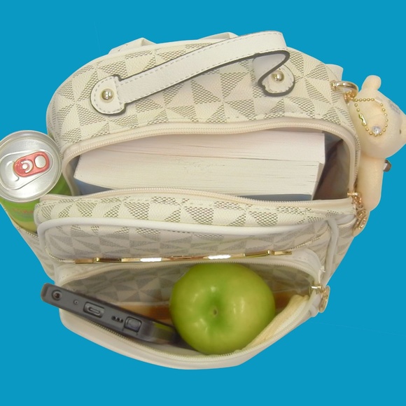 Small Backpack with Bunny - Geometric Pattern - Picture 3 of 7